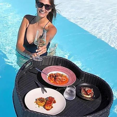 White & Co. Exclusive Island 4*